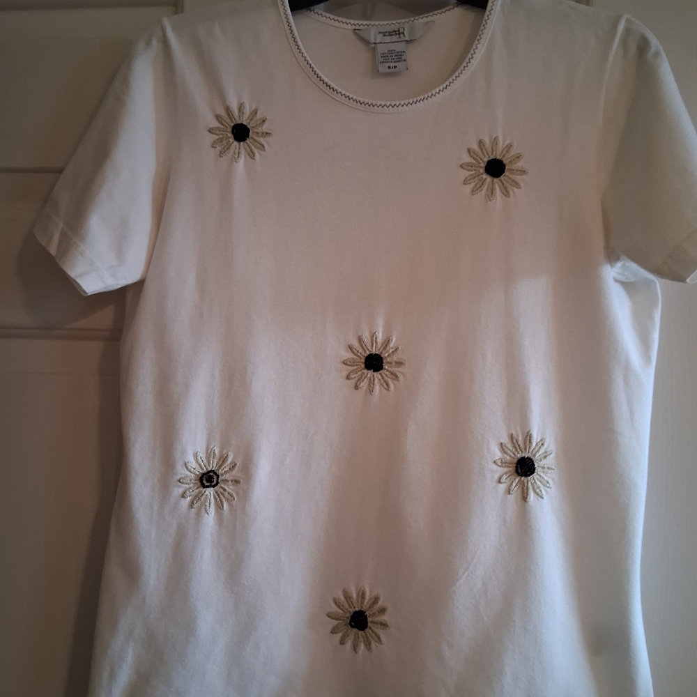 Northern Reflections White Floral Embroidered Blouse